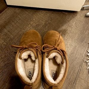 Neumel Uggs like new ❤️